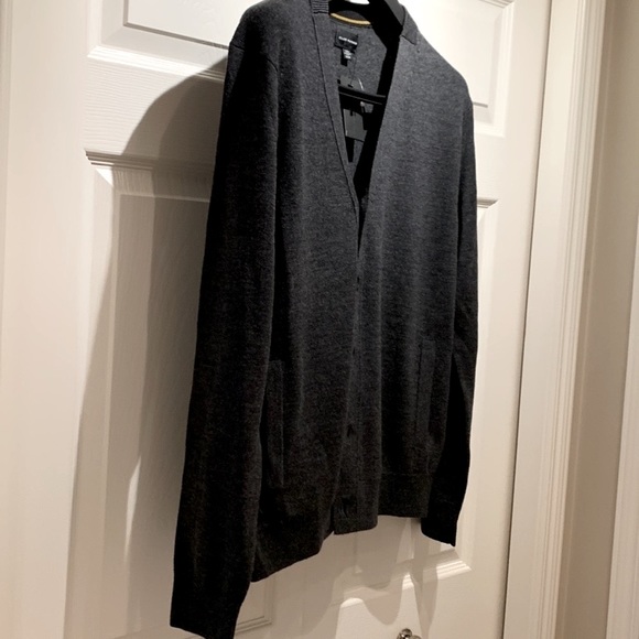New Men/women 100% wool dark grey cardigan Club Monaco side pockets size M - Picture 4 of 10